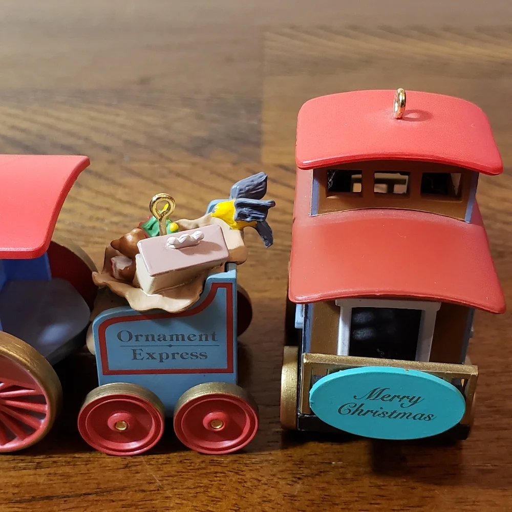 Hallmark Ornament Train - Picture 5 of 8